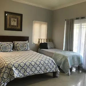 Villa Alexanders Penthouse On The, Ocho Rios